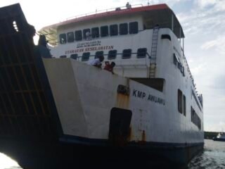 Di Turunkan Dari KMP Awu - AWu Tak Sesuai Kelas Golongan Nawir Tegaskan Beli Tiket Kepada Petugas ASDP