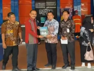 Komisi III DPRD Tanah Bumbu Sambangi BPBD Provinsi Kalsel, Upaya Pencegahan Cuaca Ekstrem di Pesisir